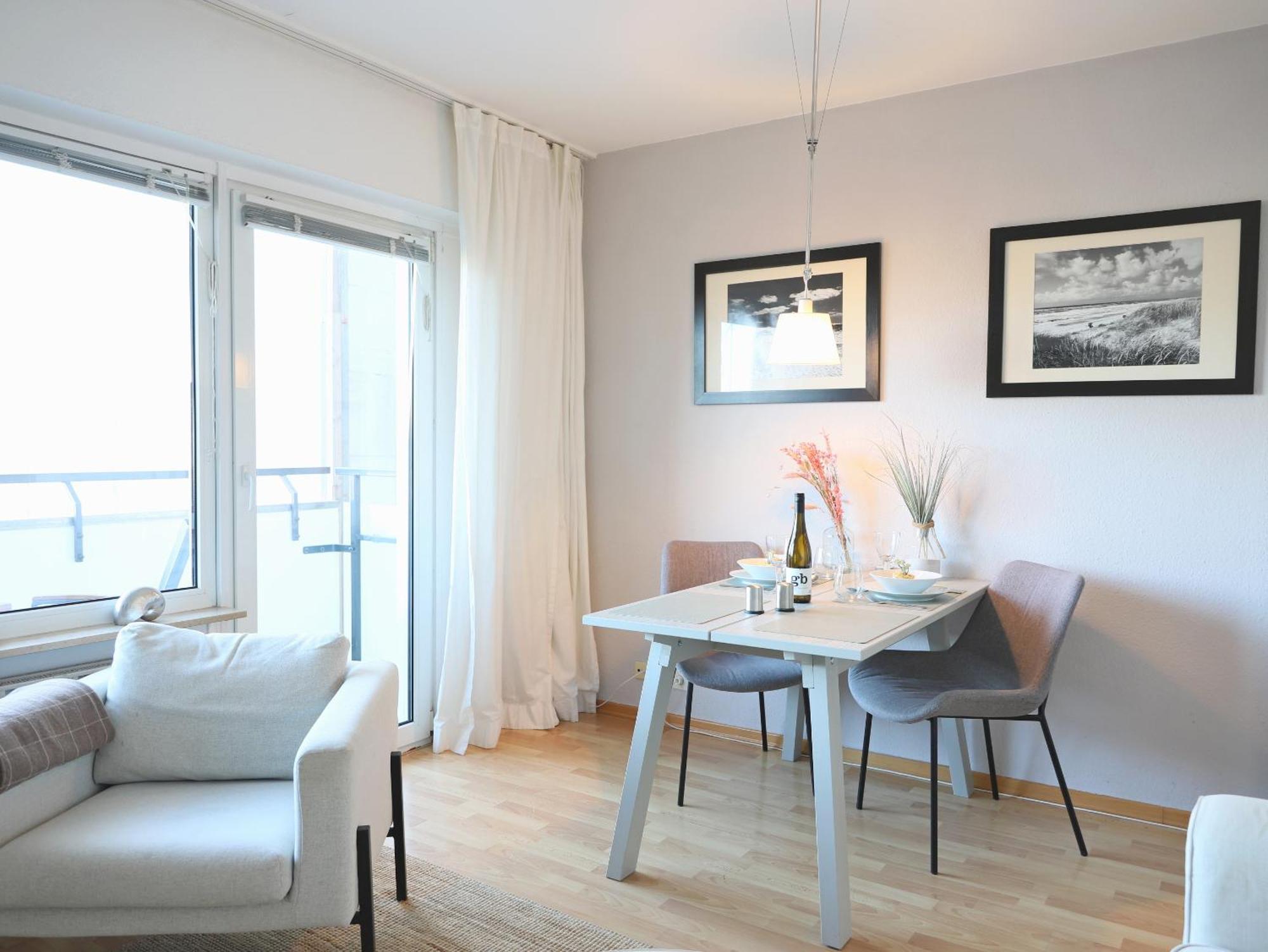 Modernes 2-Zimmer-Appartement Mit Balkon. ヴェスターラント エクステリア 写真
