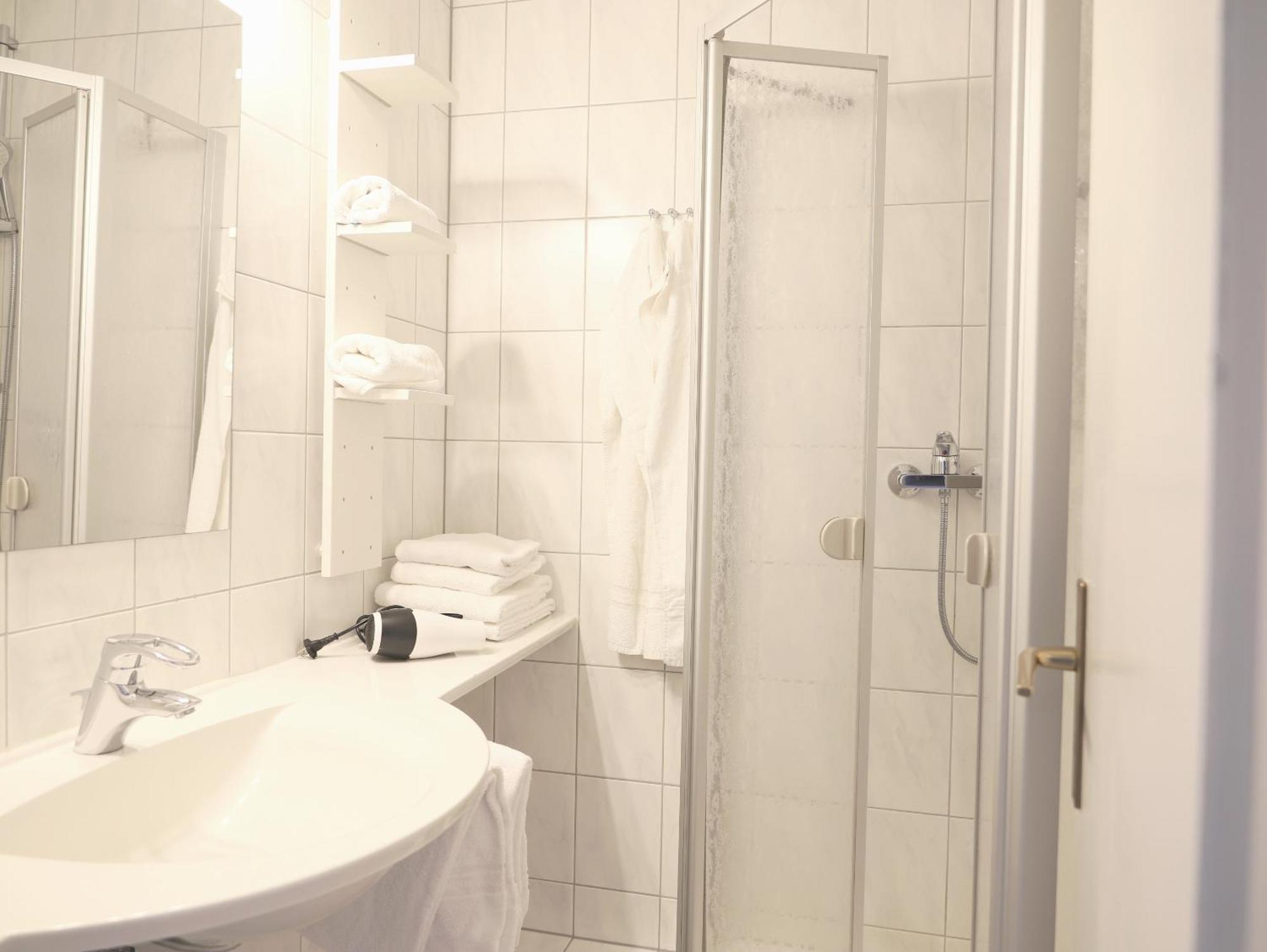 Modernes 2-Zimmer-Appartement Mit Balkon. ヴェスターラント エクステリア 写真