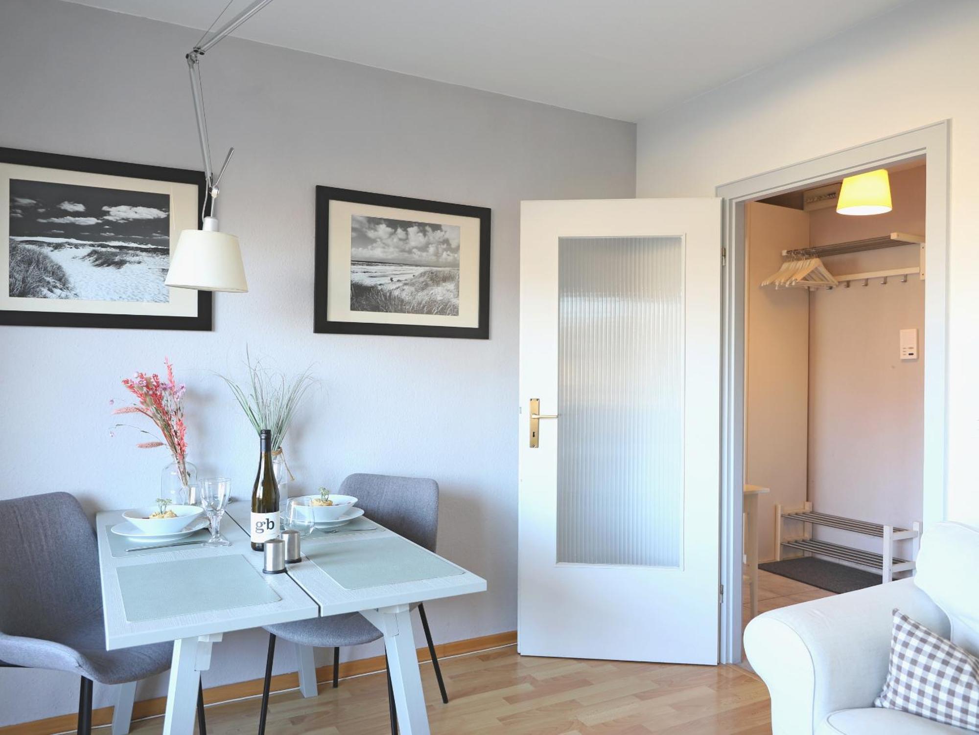 Modernes 2-Zimmer-Appartement Mit Balkon. ヴェスターラント エクステリア 写真