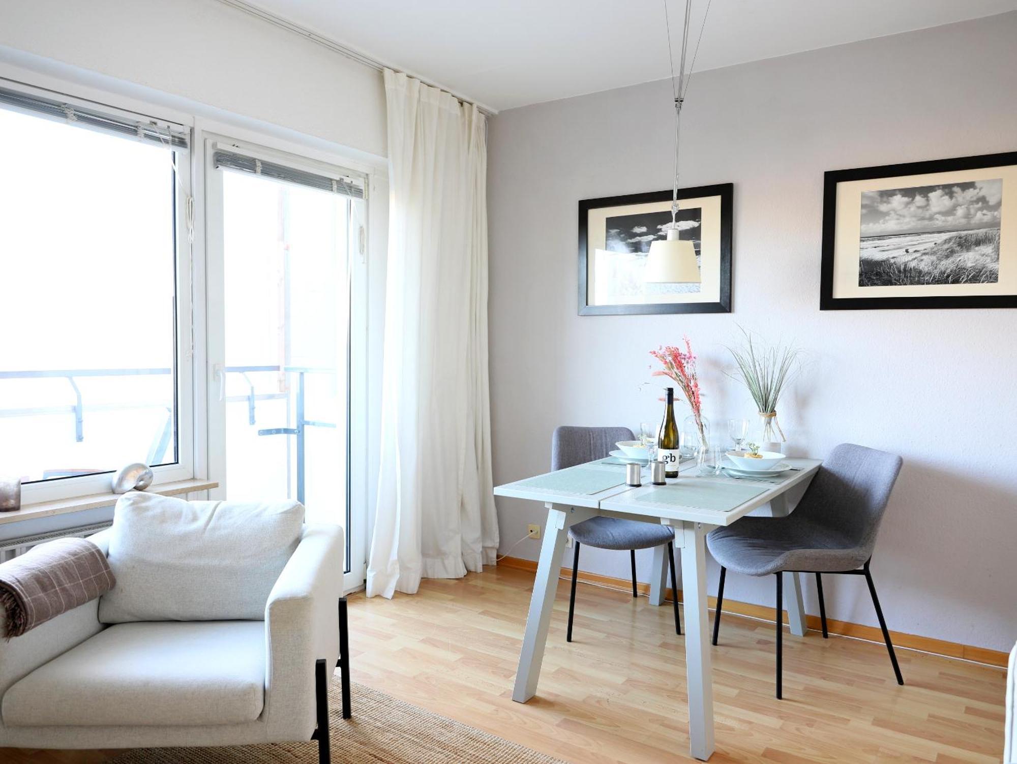 Modernes 2-Zimmer-Appartement Mit Balkon. ヴェスターラント エクステリア 写真